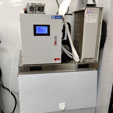 300公斤片冰机交付广东深圳某餐饮店